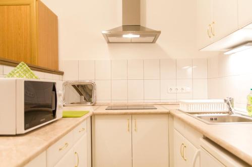 Authentic Klauzal Apartment - image 5