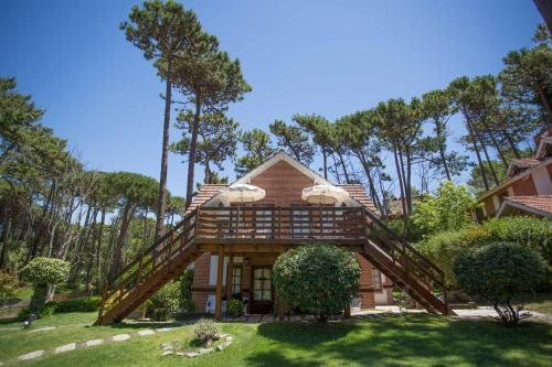 Seadmed, Posada del Bosque By HS in Carilo