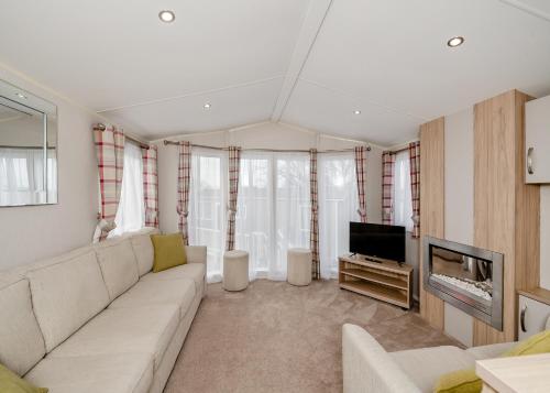 3 twin beds