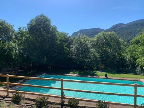 LA CARA NORD , ALOJAMIENTO TURISTICO ,SALDES, A LOS PIES DEL PEDRAFORCA, apartamento in Saldes
