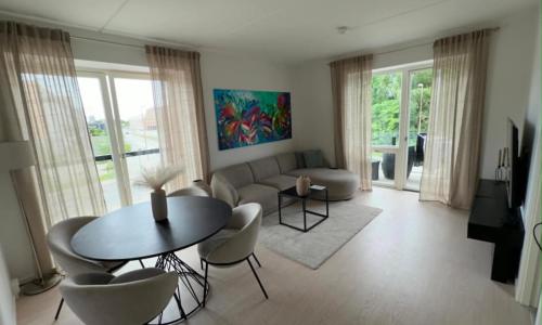 Scandinavian apartment- Balcony- Free parking in Aarhus V