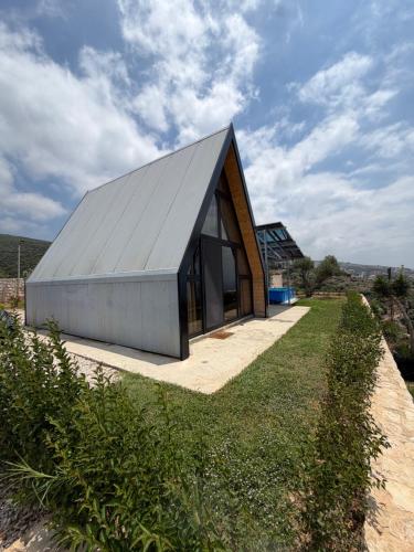 Moobs Sunset Cabins in Batroun