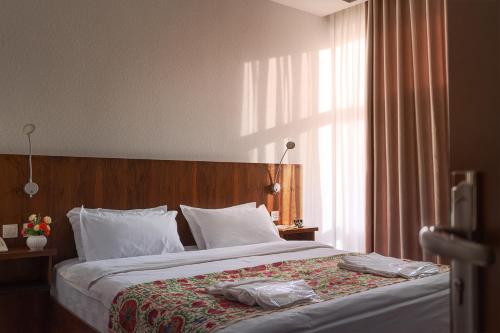 1 queen bed