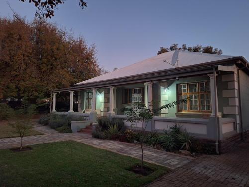 Oude Post Guesthouse and Cottage - The Old Postmaster's House - Lydenburg
