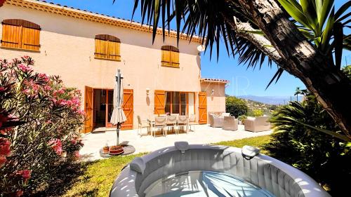Villa Mitoyenne authentique avec Jacuzzi et Jardin - PALMAZUR VACANCES