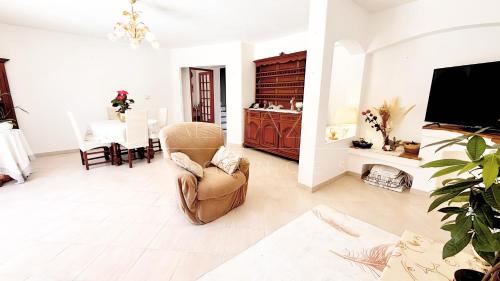 Villa Mitoyenne authentique avec Jacuzzi et Jardin - PALMAZUR VACANCES in Mandelieu-la-Napoule Center