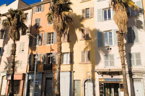 Toulon with sea view - near the port - image 4