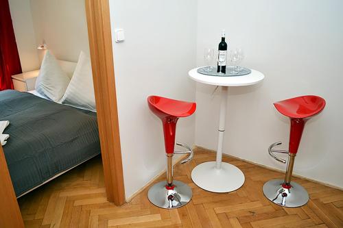 Classic 2BDR suite by Ruterra, Praha (fotografie 5)