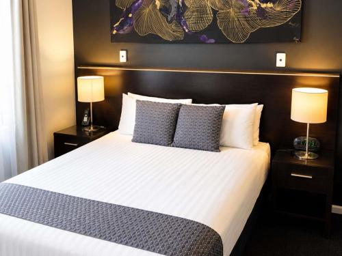 1 queen bed