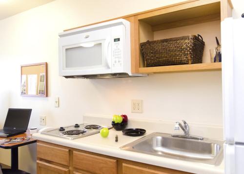Konyha, WoodSpring Suites Orlando West - Clermont in Clermont