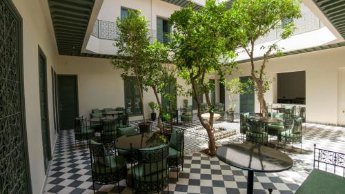 Riad Mudham - image 4