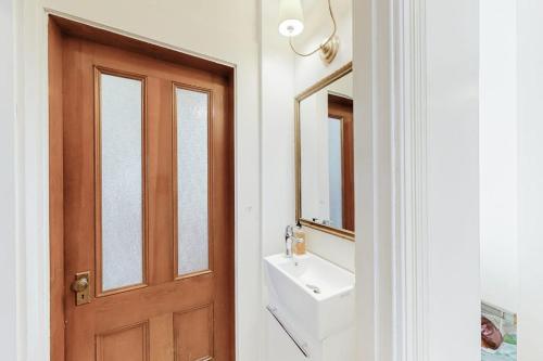 Seadmed, Beautiful home with Ping-Pong, fast WiFi & W/D - walk to dining in Wiscasset