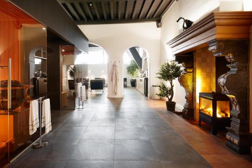Gyógyfürdő, Grand Hotel en Residence De Draak in Berger Op Zoom