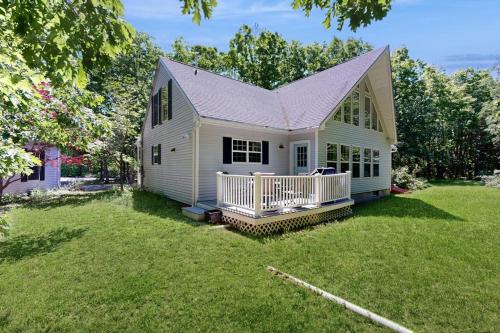 Seadmed, Peaceful home with forest views & great yard - minutes to town in Wiscasset