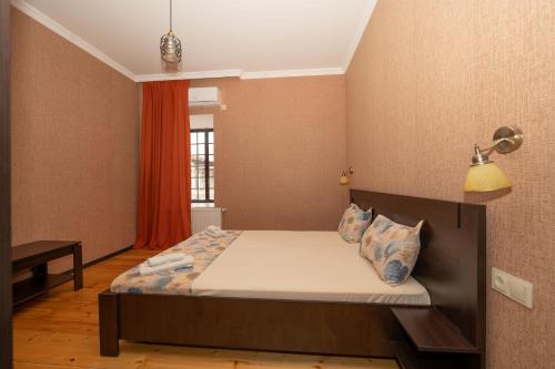 2 twin beds