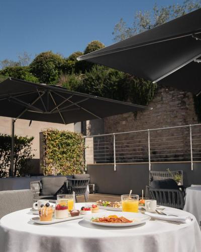 Nun Assisi Relais & Spa Museum in إيريمو ديلي كارتشيري