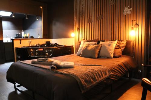 BLK Room - Cinéma et spa privatifs - Location saisonnière - Boulogne-sur-Mer