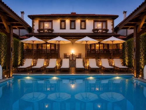 . White Houses Banya Thermal