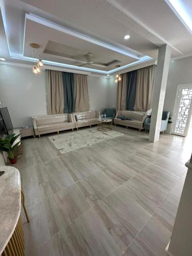 بيت وشقق في الاشخرة in Al Sharqiyah
