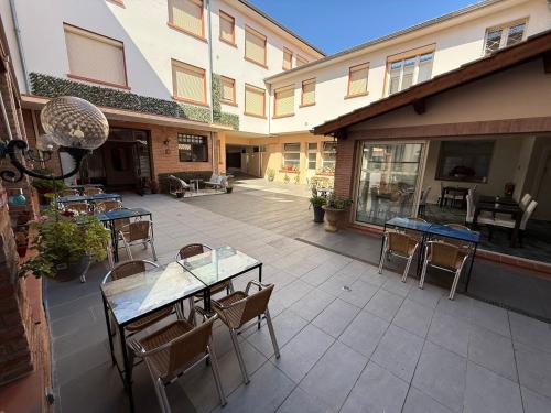 Dotări, Hotel Chiffre in Albi