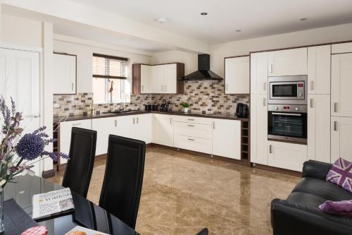 City Apartments - The Light Well - image 14