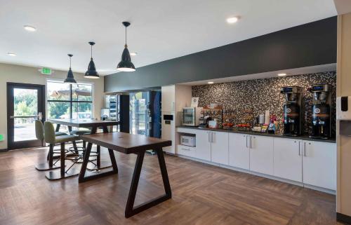 طعام و مشروبات, Extended Stay America Premier Suites - Atlanta - Newnan in نيونان