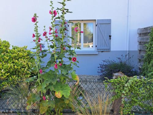 . Gîte rénové avec jardin privé, proche de la Baule et Guérande, idéal pour 4 personnes.