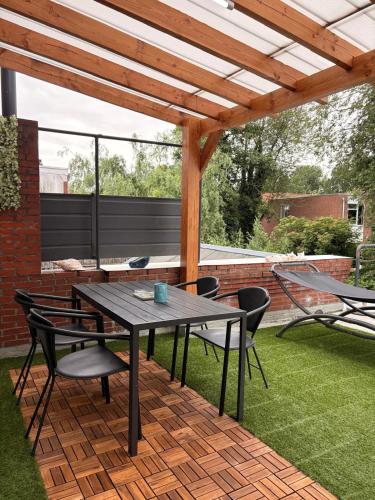 Balcony/terrace, City Center Rooms with Shared Facilities by UMCG in Binnenstad-Oost