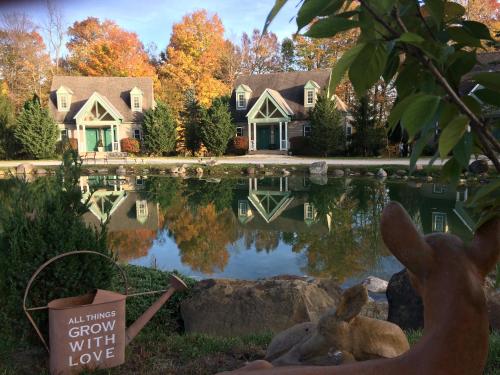 Spruce Hill Inn & Cottages