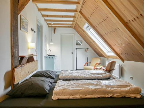Cozy vacation rental in a former farmhouse surrounded by nature - image 5