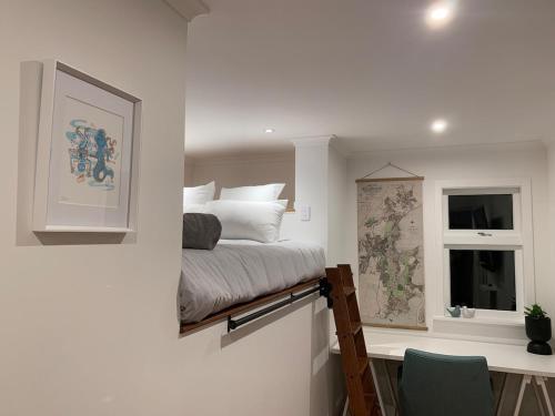 Tiny house in the Treetops in Karori