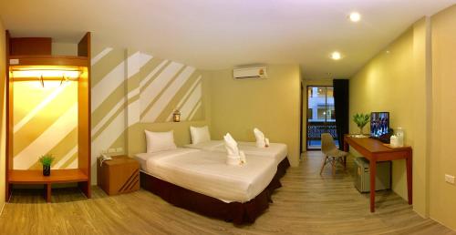 room detail thumbnail 1