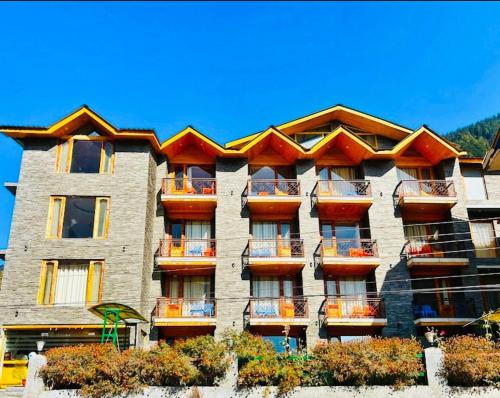 Hotel Manali Castle # Near Mall Road # Parking # Mountain view Rooms
