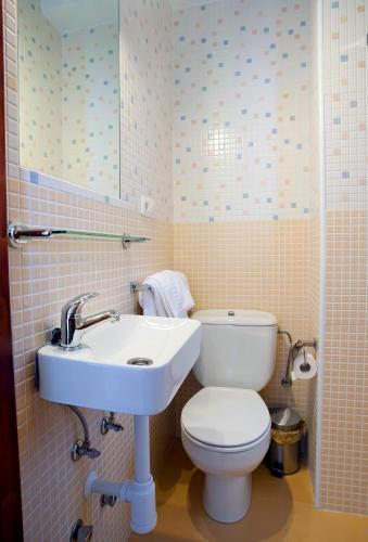 Hostal Rocamar - image 7
