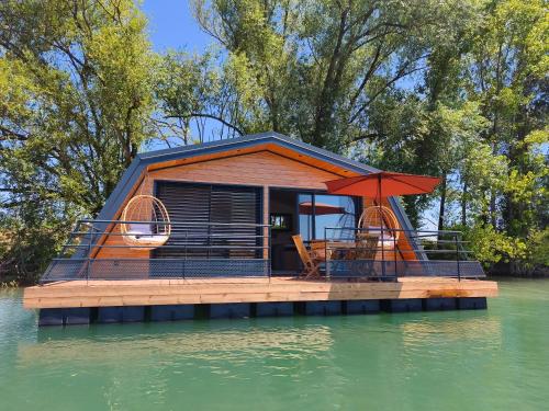 Maison flottante - Baurech - Lac prive nature gîte à louer Baurech