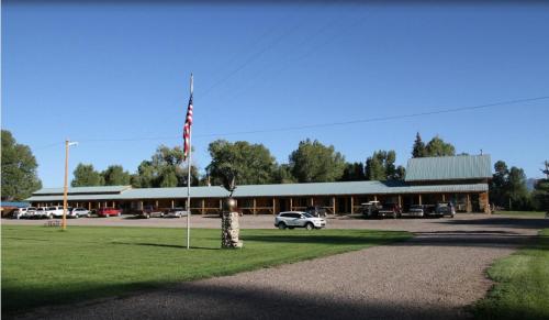 Chama River Bend Lodge