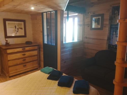 La chambre Nature chez les garçons (La chambre Nature chez les garcons) in Saint-Paul (Rhone-Alpes)