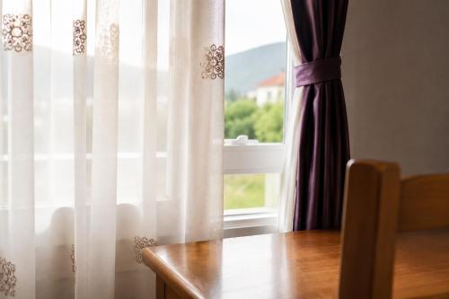 Заобикаляща среда, Hotel Klajdi in Пешкопия