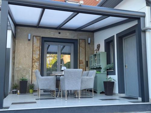 Balcony/terrace, AllOne apartman in Lenti