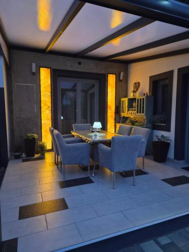 Balcony/terrace, AllOne apartman in Lenti