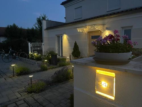 Exterior view, Residence Blanc Suites - Private Ferienresidenz mit Pool & Garten in Atting