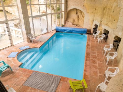 Vannas istaba, Villa spacieuse avec piscine privée à Ranton - 330 m² (Villa spacieuse avec piscine privee a Ranton - 330 m²) in Ranton