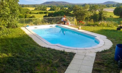 Maison charmante avec piscine privée à Orthoux-Sérignac-Quilhan gîte à louer Bragassargues