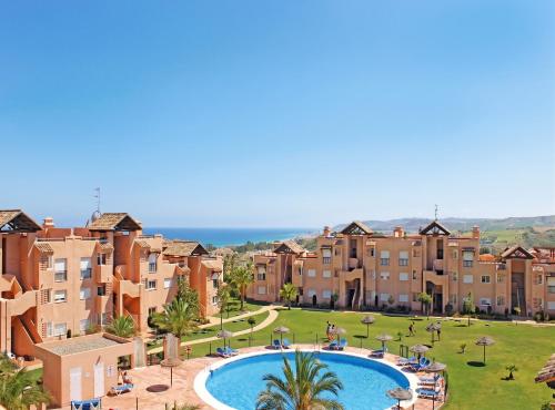 Bright apartment with sea view in Casares, 96 m², pool