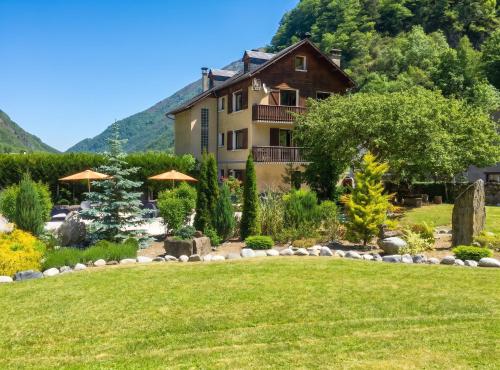 Maison cosy à Cauterets avec vue sur les montagnes et jardin