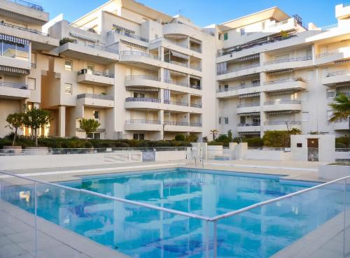 Appartement moderne à Fréjus, 60 m², piscine partagée