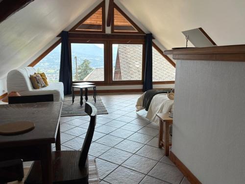 Cozy and Independent Studio with a View