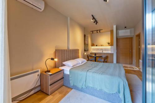 Balkan square Apt28
