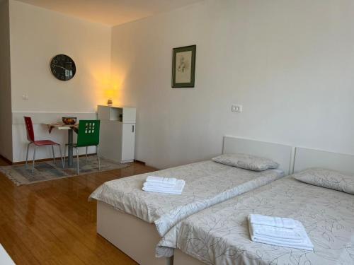 MoCity Studio Apartment