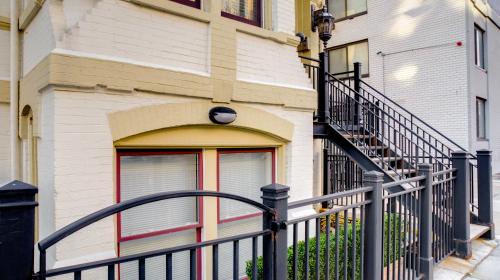 Modern Fully Furnished Apartments in Washington Downtown - image 9